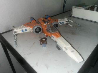 LEGO Star Wars 75273 Poe Dameron's X-Wing Fighter - 95% Complete Built Set w/ Figures