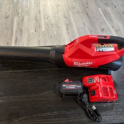 Milwaukee Blower With Battery 8.0 And Rapid Charger 
