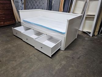 Twin bed and mattress