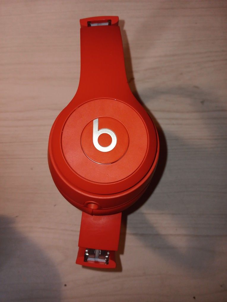 Wireless beats headphones