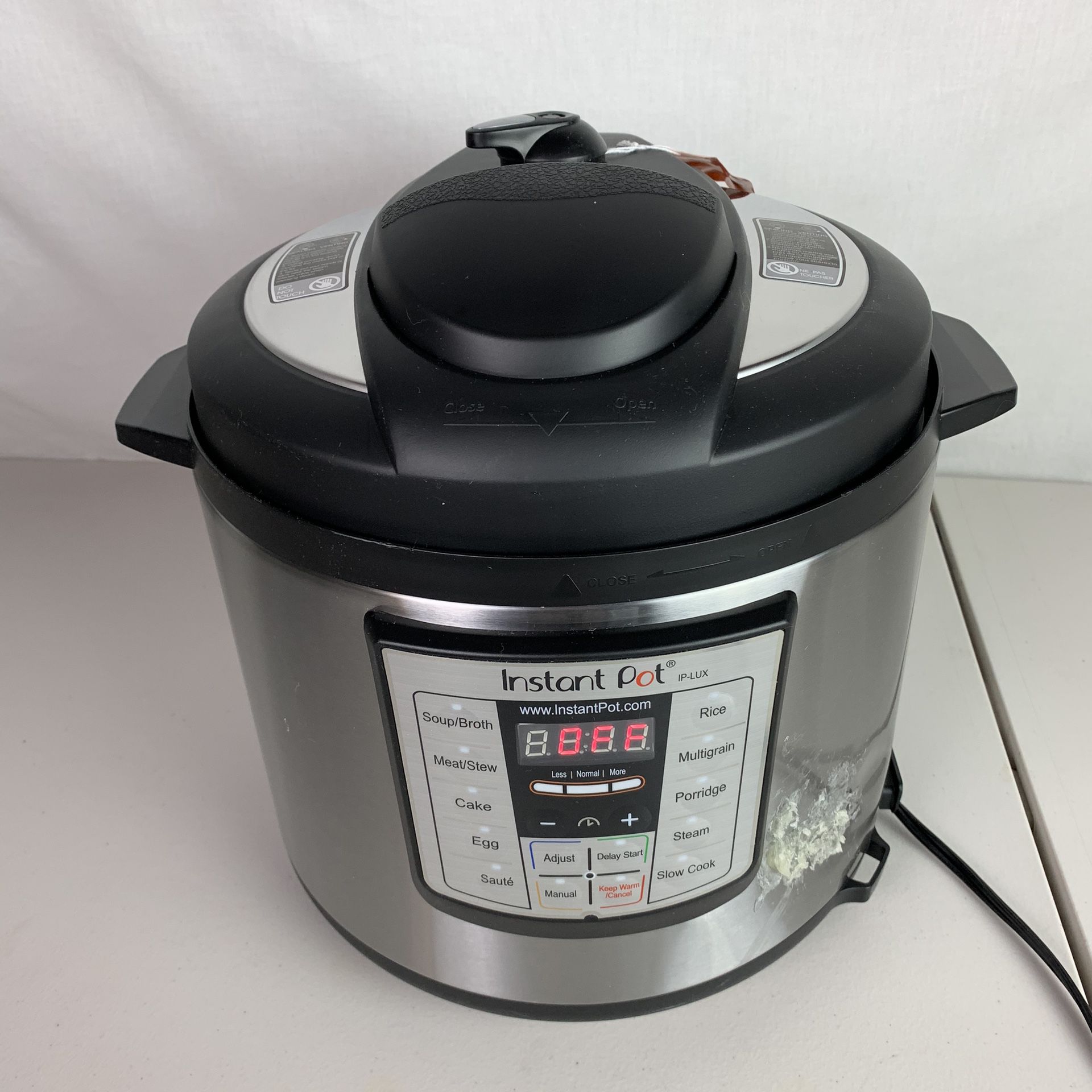 Instant Pot IPLUX60V3 6Qt. 6-in-1 Electric Pressure Cooker