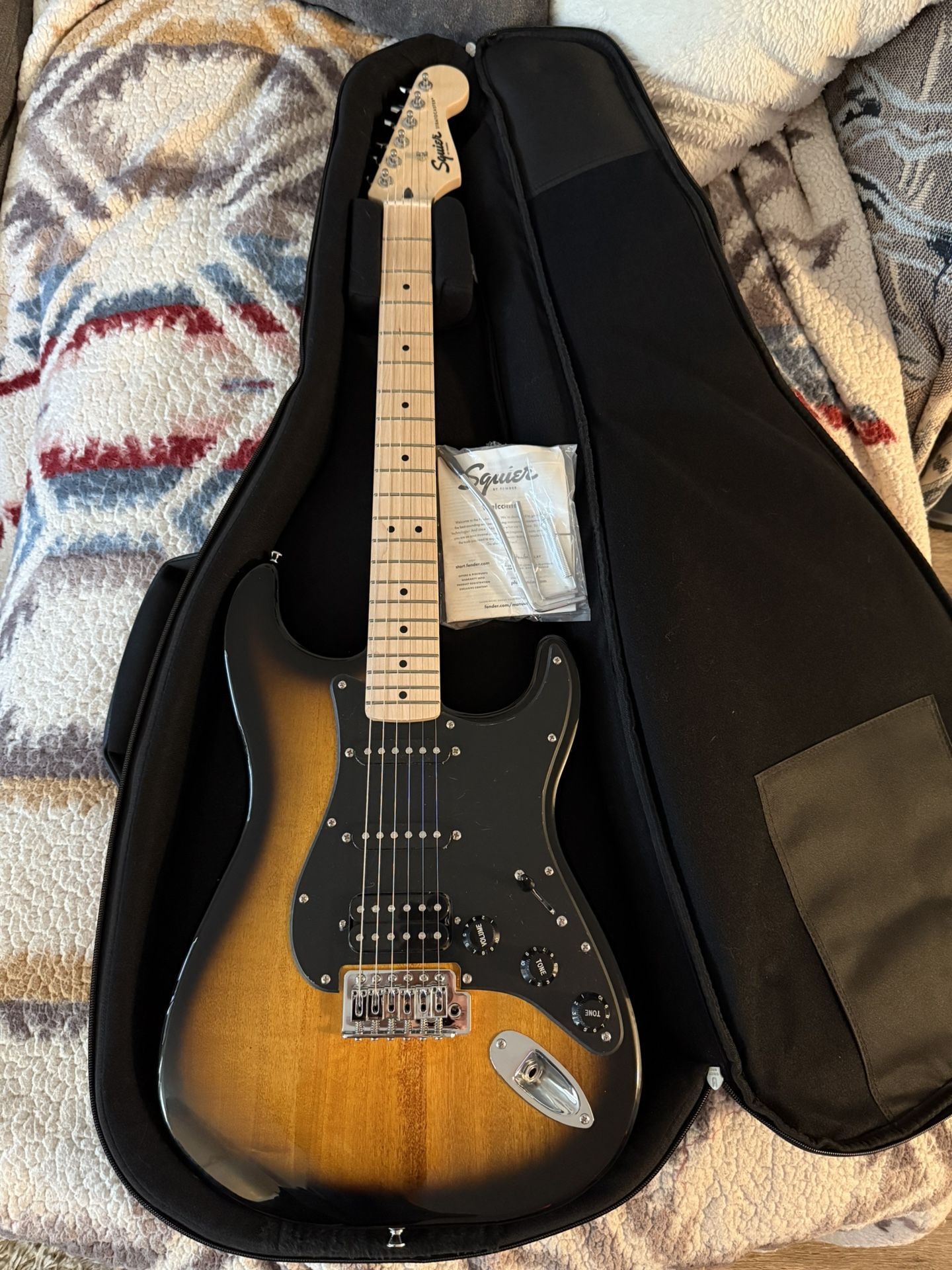 Fender Squier Sonic Stratocaster Limited Edition With Fender Gig Bag