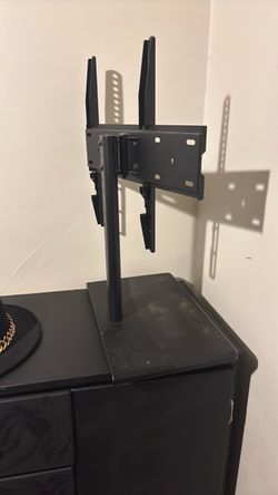 Black swivel TV stand