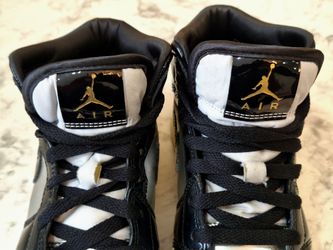 AIR JORDAN 1 MID GS BLACK METALLIC SILVER - SIZE 5Y