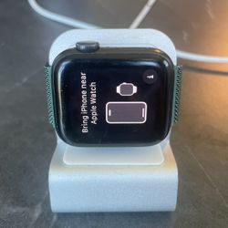 Apple watch SE 40 ml, gps plus charging stand
