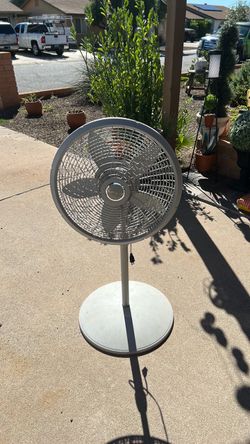 Lasko 20in pedestal fan