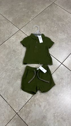 Old Navy Baby Boy’s 2 Piece Shirt and Shorts Set, Size 0-3 Months