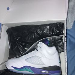 Jordan 5 Grapes 🍇 Size 12M