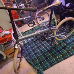 Retrospec Foldig Bike