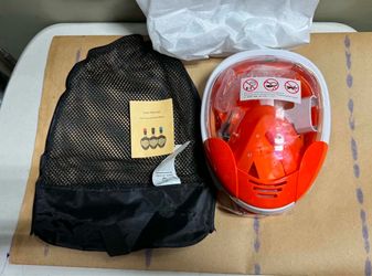 full-face snorkel mask with a mesh carrying bag