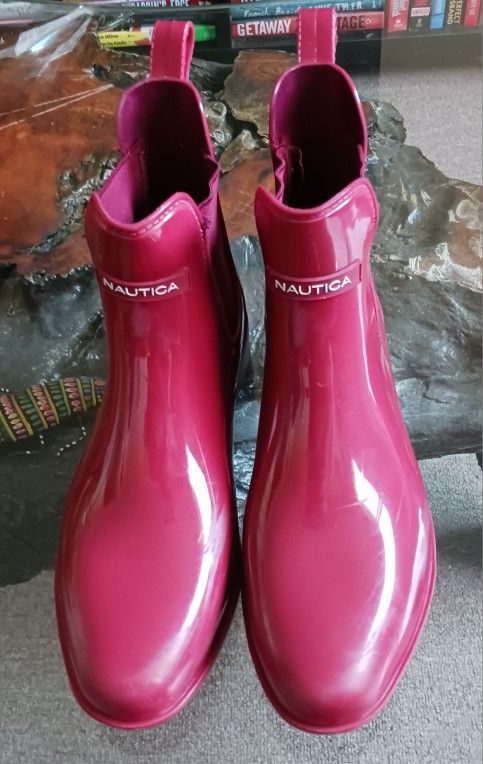 Rain Boots.  Red, Nautica Women's  Size 8. Botas Nautica Para Lluvia De Mujer Talla 8.