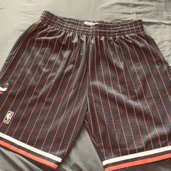 • ‘97 NBA Chicago Bulls Pinstripe Away Jersey Shorts Championship Game Vintage Style