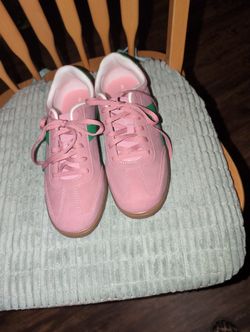 LADIES PINK AND GREEN SNEAKERS 