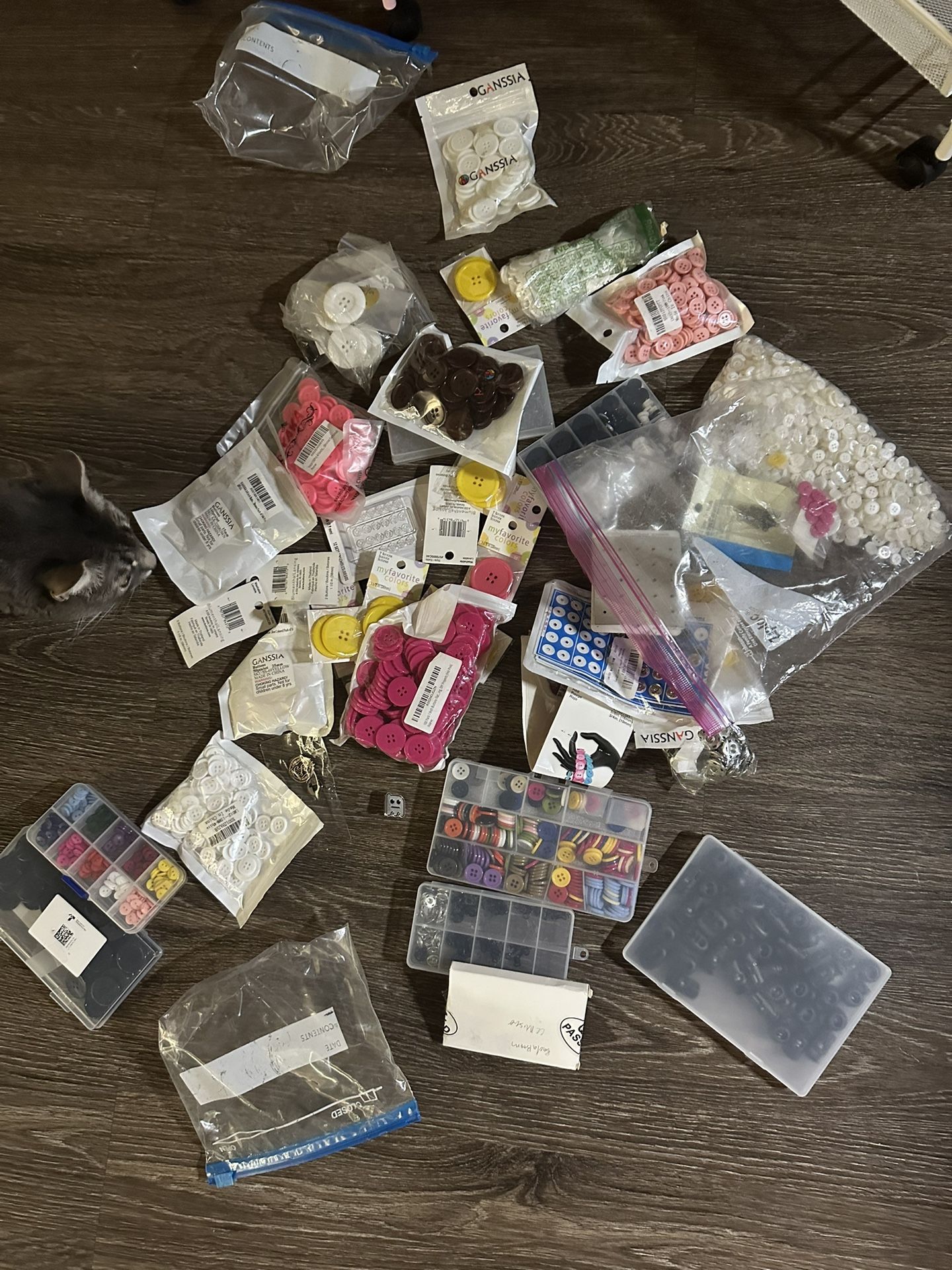 Various Sizes Buttons