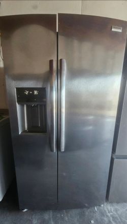 Frigidaire Refrigerator 2 door