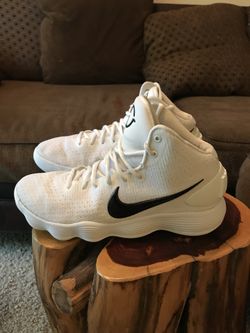 Nike HyperDunks Size 10.5 9.5/10 Condition. Everything near new just a lil dusty.