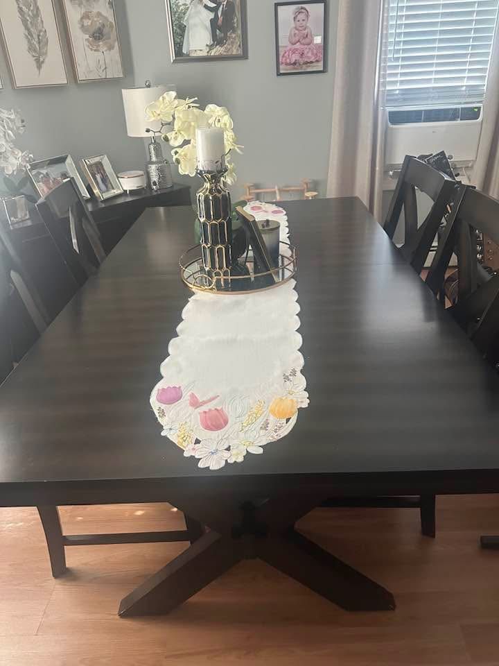 Table With 6 Chairs And Extender