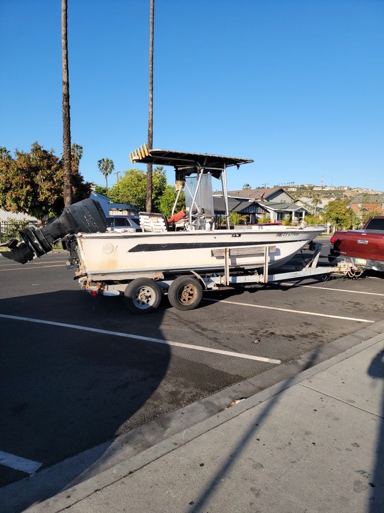 1977 Chrysler Center Console Boat 