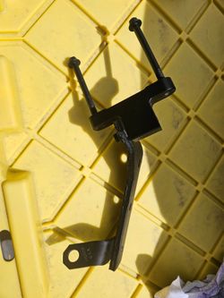 1(contact info removed) P7100 pump BRACE or BRACKET
