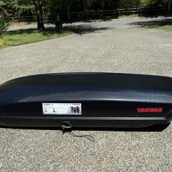 Yakima SkyBox 18 Carbonite and Cargo Roof Box
