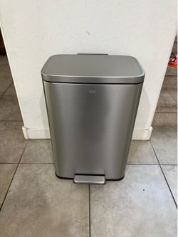 EKO step trash can