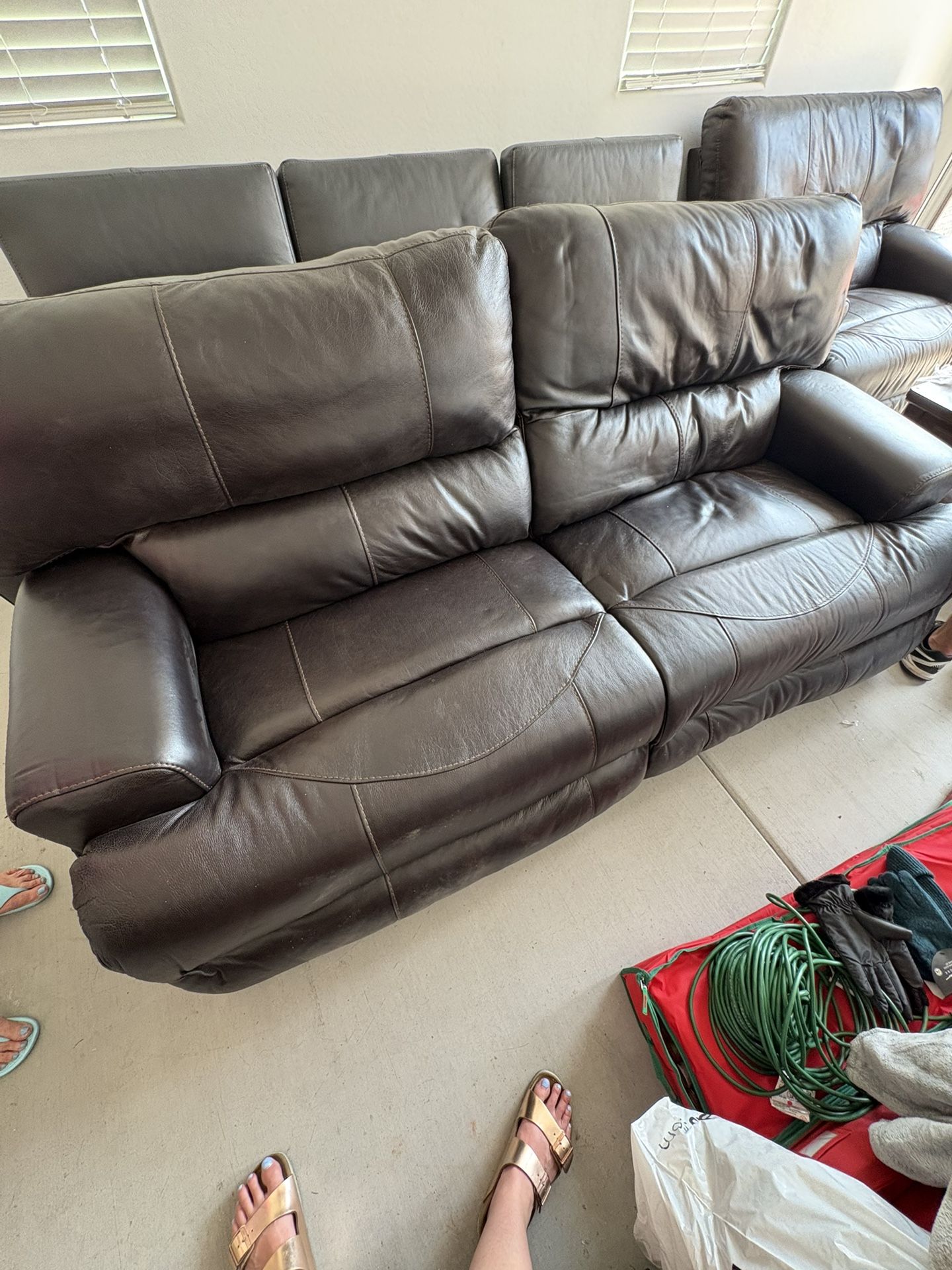 Electric Reclining Couch. Dark Brown