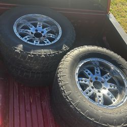 XD series 18 inch chrome with tire 