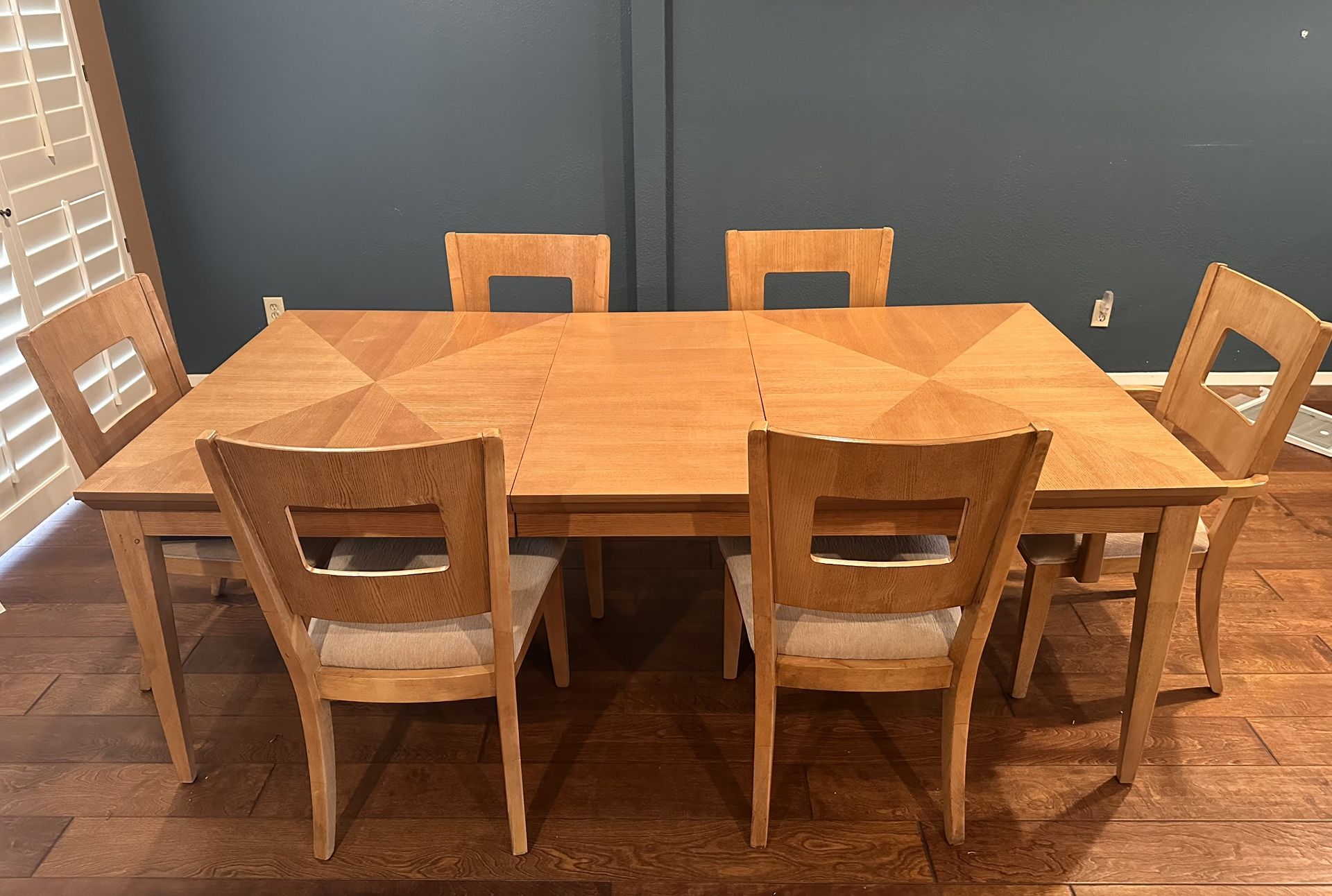 Dining table with 6 chairs
