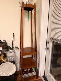 Wooden Entryway Hall Tree with Shelves