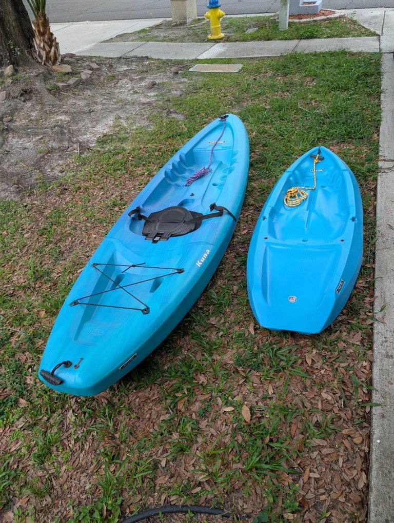πΆ 2 Lifetime Kayaks w/ Paddles & Life Jackets β Adult + Youth Bundle!