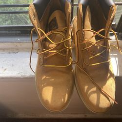 Boys Timberlands Size 6