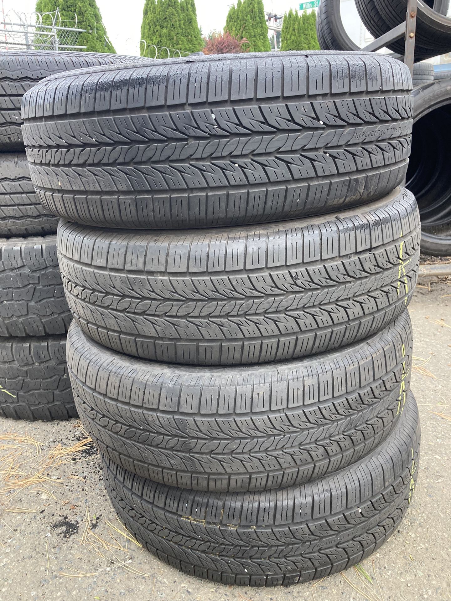 Set Of 225 65 17 General Tires