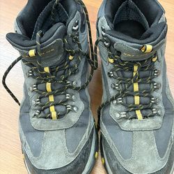 Sketcher Men’s Pacifico Waterproof Lace Up Hiking Boot Size 9.5