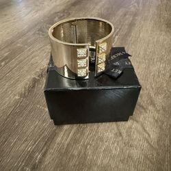 Victoria Secrets bracelet