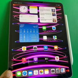 256GB Apple IPad Pro 11” 4th Generation (2022 Latest Model / M2 chip ) with Keyboard, pen & Accessories (512gb $899)