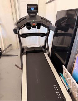 Bowflex Caminadora * Tactil, con conexión a Wifi (acceso a Youtube, Netflix etc)