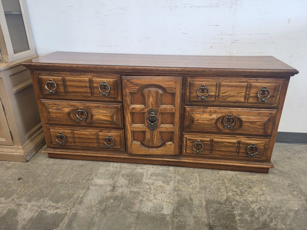 ThomasVille 9 Drawer
