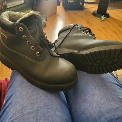 Womans Hiking Boots