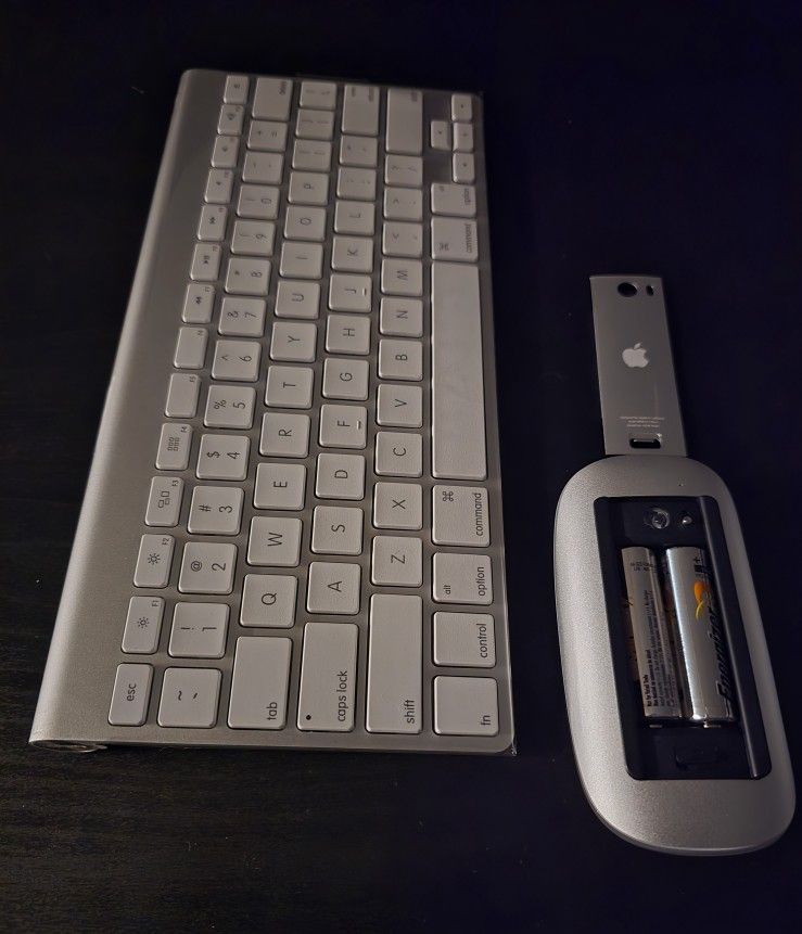 Apple Wireless Keyboard And Mouse with Bluetooth - Silver