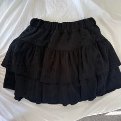 Black tiered skirt