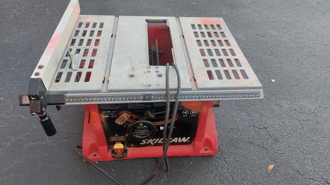 Skilsaw Table Saw