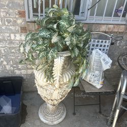 Larga Ceramic Vase and Flowers $20