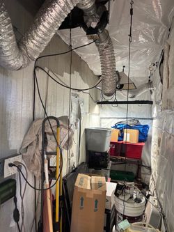 Indoor growroom hydroponics