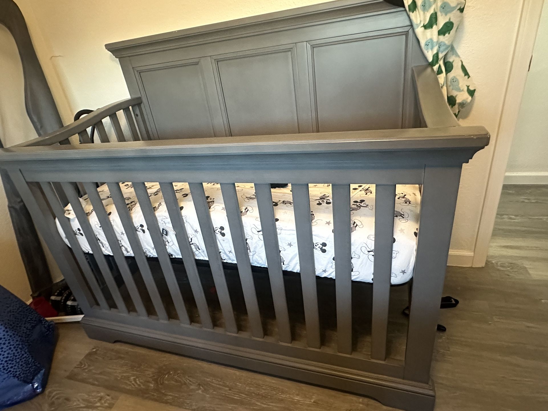Convertible Crib