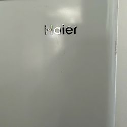 Hair HA10TG21BSW Refrigerator