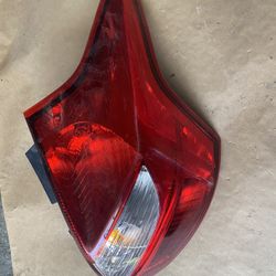 2013 Ford Focus Right Passenger Tail Light Lamp 