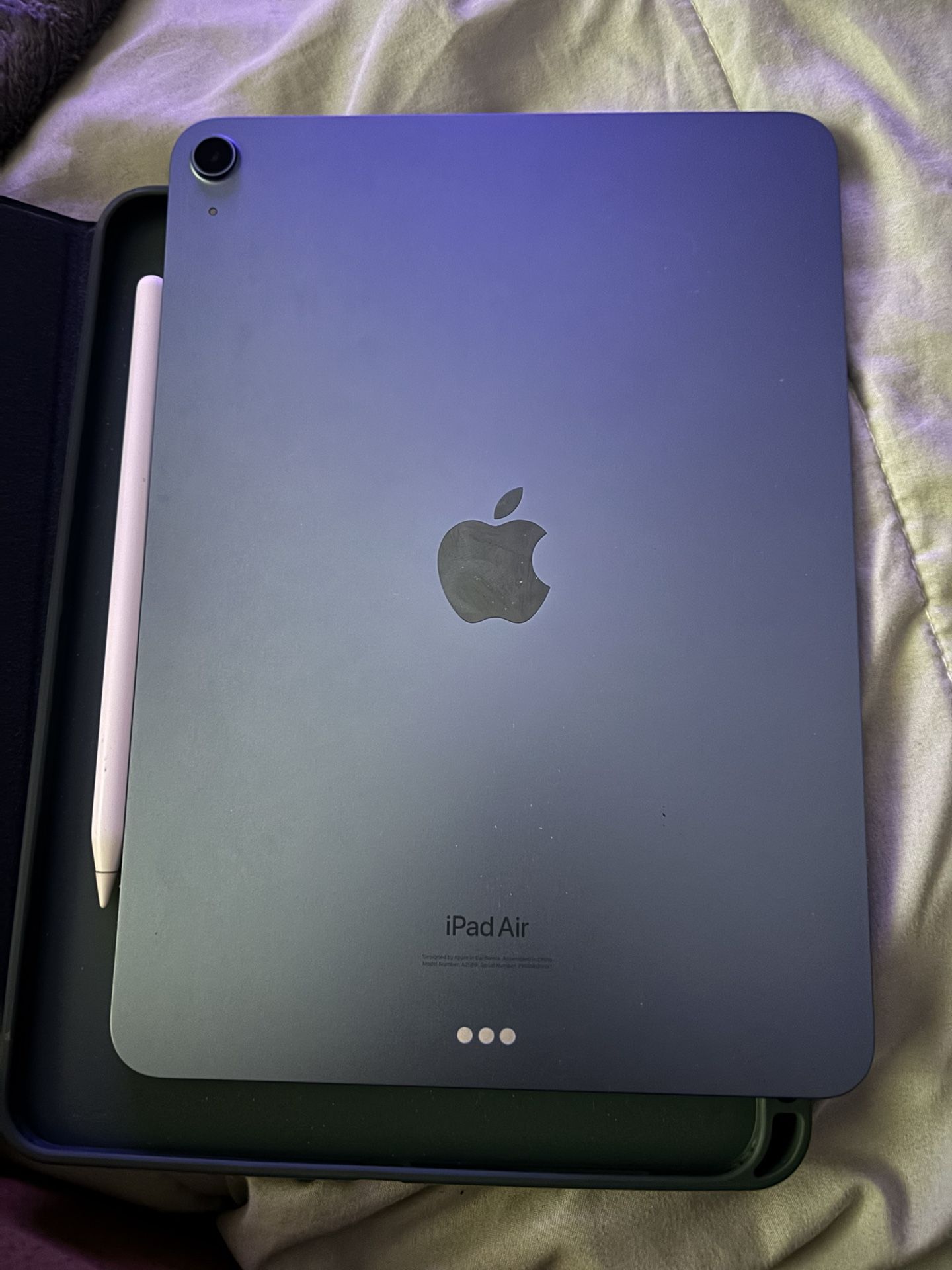 APPLE IPAD AIR 5th gen with APPLE PENCIL