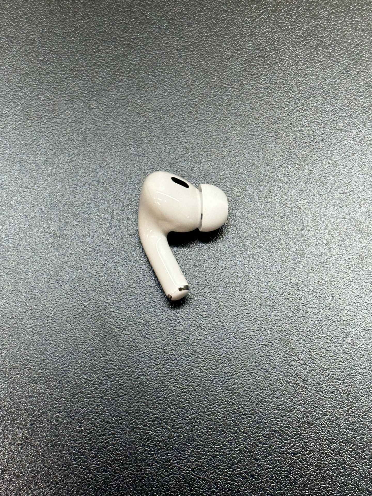 AirPods Pro 2nd Generation USB-C (Left Ear Replacement)