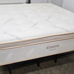 LIKE NEW! Saatva HD King Mattress - Delivery Available
