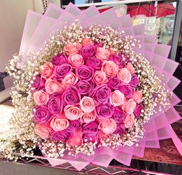 Roses.   Long steam Premium Poses. Birthday's.  Anniversary.  Se habla espanol
